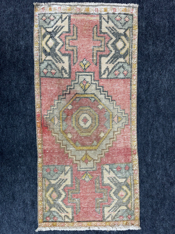 Turkish Yastik Rug 1'6" x 3'3" #23705