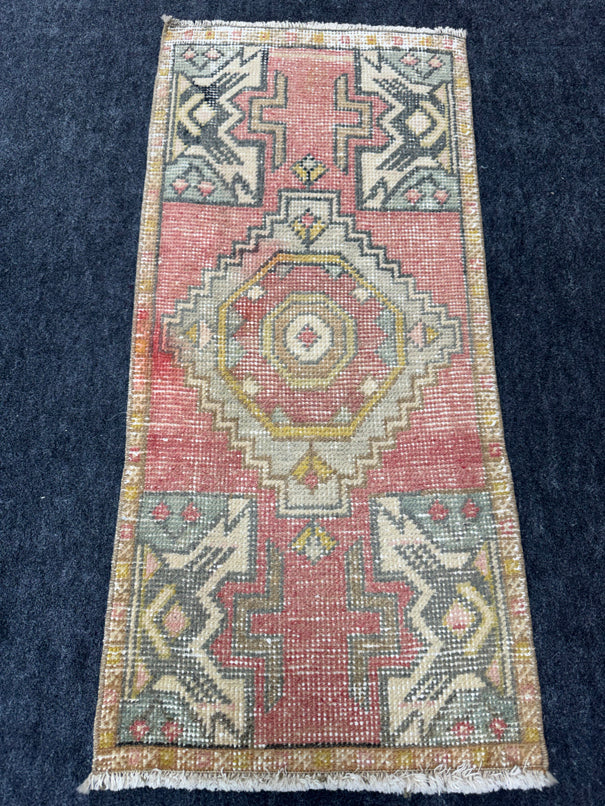 Turkish Yastik Rug 1'6" x 3'3" #23705