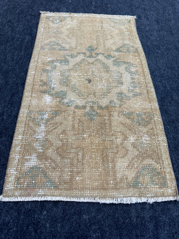 Turkish Yastik Rug 1'6" x 2'9" #23704