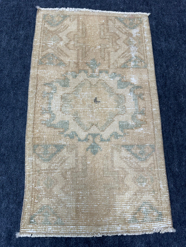 Turkish Yastik Rug 1'6" x 2'9" #23704