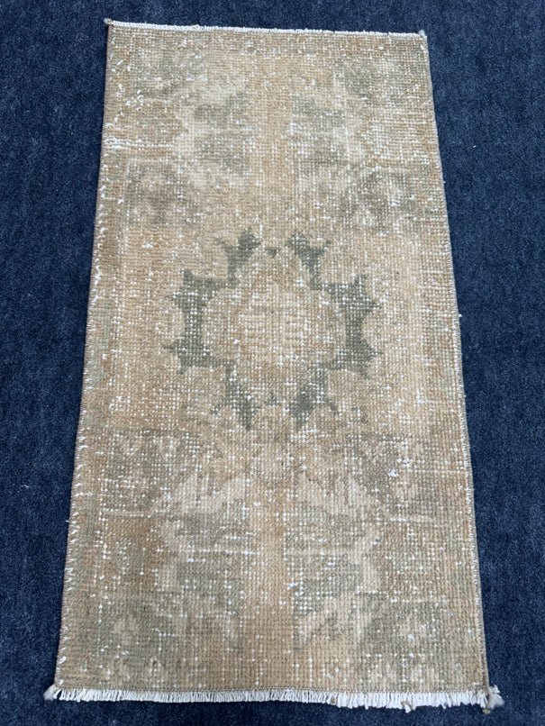 Turkish Yastik Rug 1'6" x 2'9" #23702