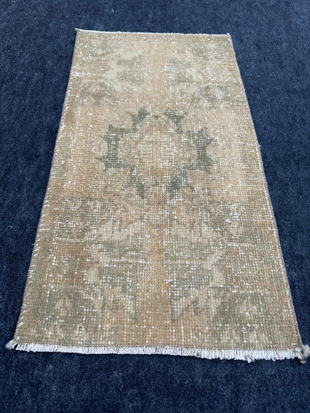 Turkish Yastik Rug 1'6" x 2'9" #23702