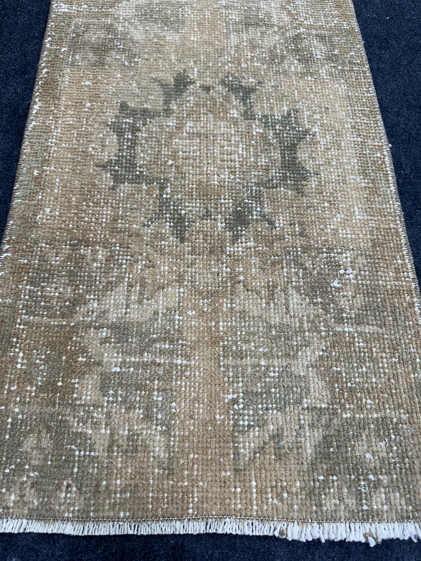 Turkish Yastik Rug 1'6" x 2'9" #23702