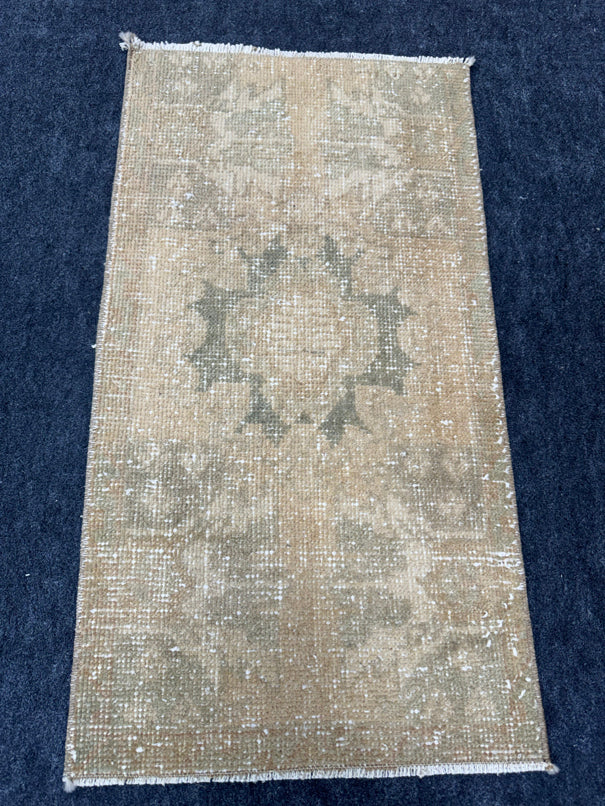 Turkish Yastik Rug 1'6" x 2'9" #23702
