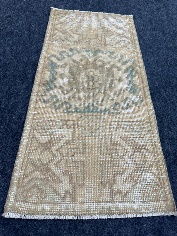 Turkish Yastik Rug 1'5" x 3' #23703
