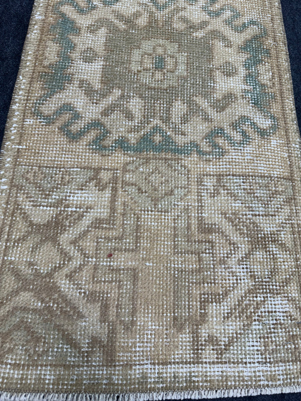 Turkish Yastik Rug 1'5" x 3' #23703