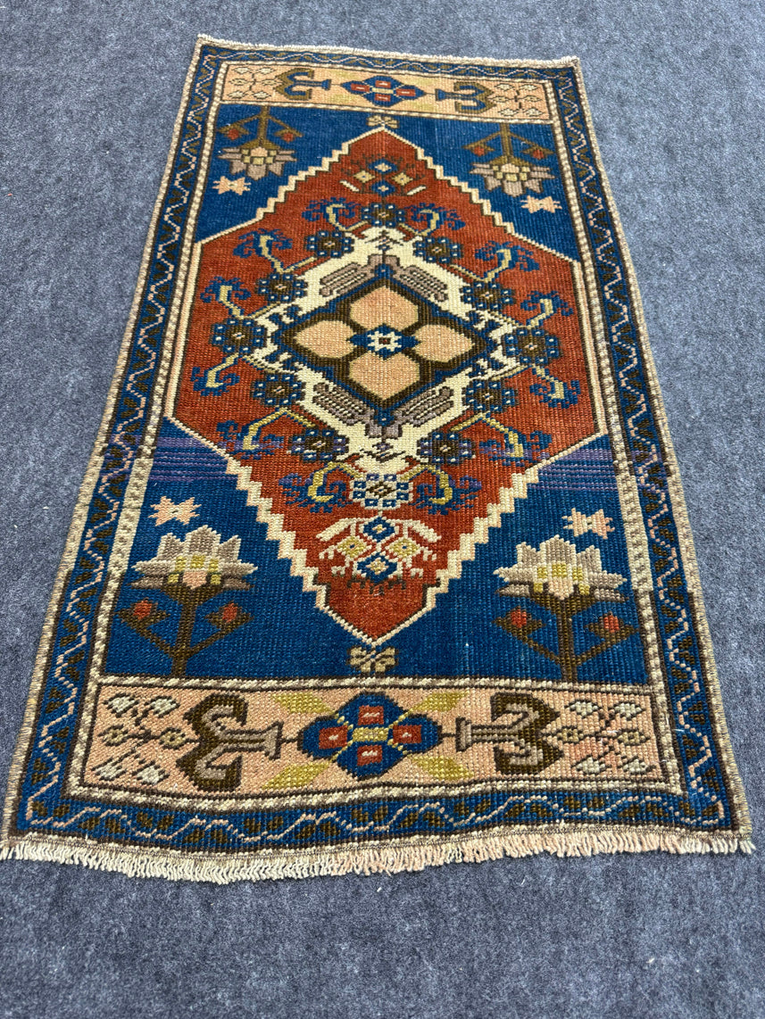 Turkish Yastik Rug 1'9" x 3'4" #23688