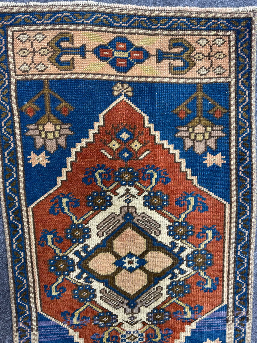Turkish Yastik Rug 1'9" x 3'4" #23688