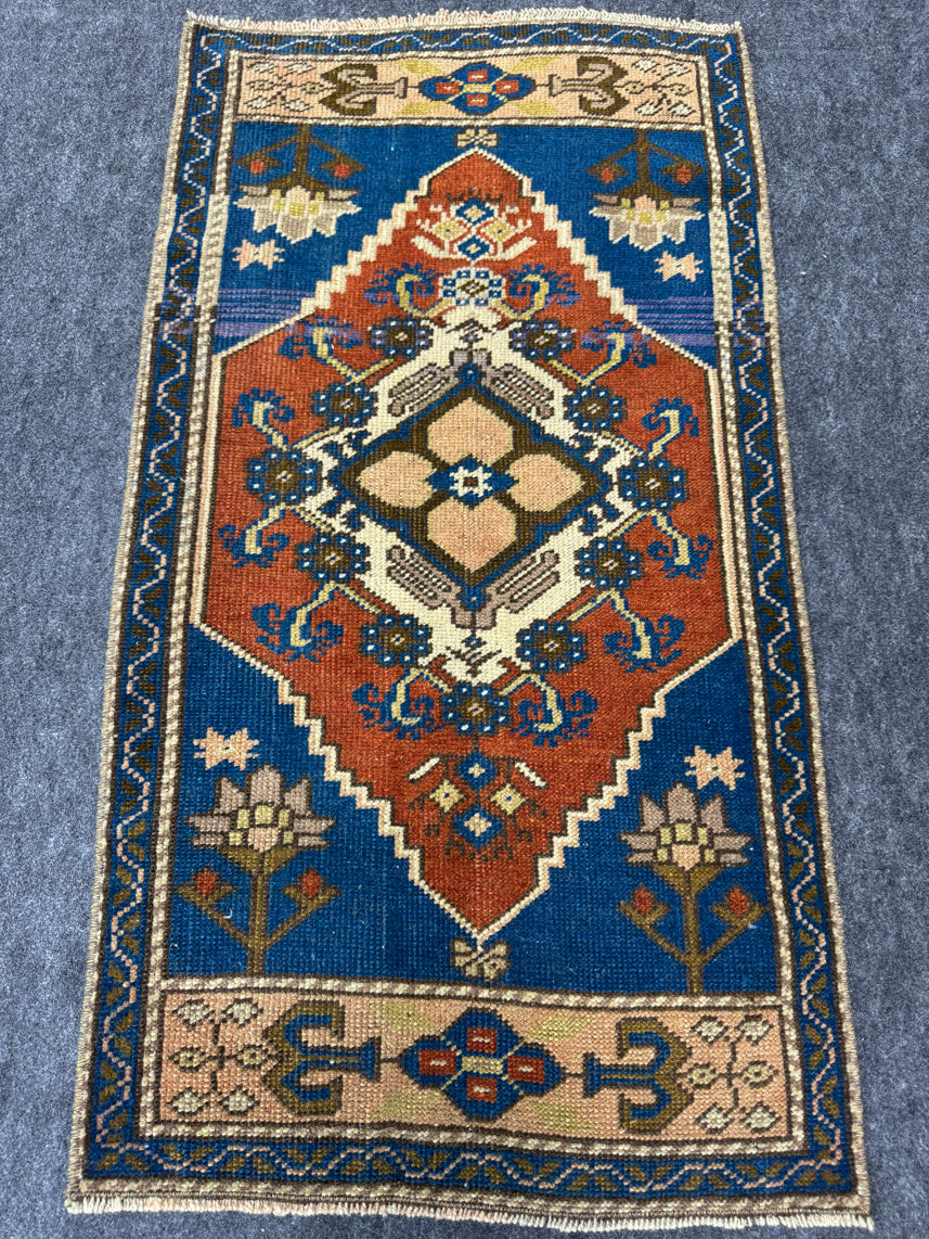 Turkish Yastik Rug 1'9" x 3'4" #23688