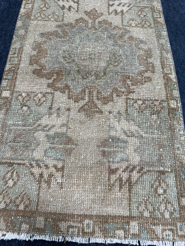 Turkish Yastik Rug 1'5" x 2'10" #23707