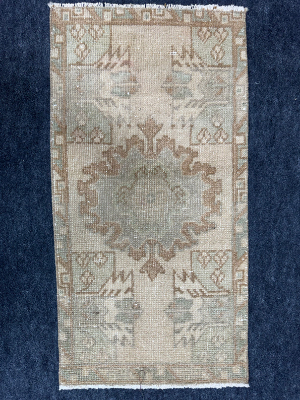 Turkish Yastik Rug 1'5" x 2'10" #23707