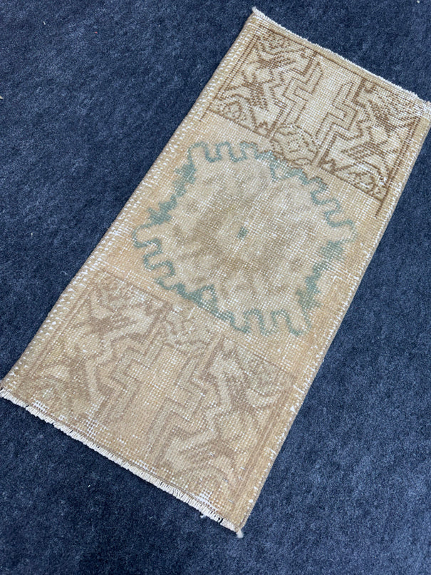 Turkish Yastik Rug 1'5" x 2'11" #23706
