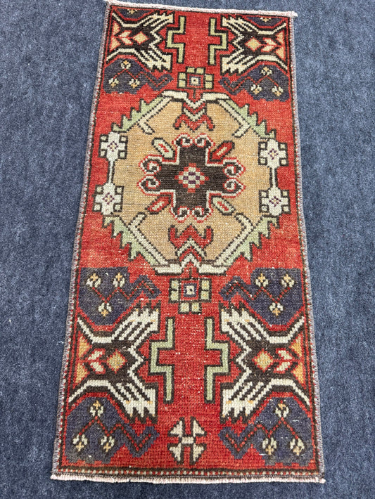 Turkish Yastik Rug 1'4" x 2'11" #23691