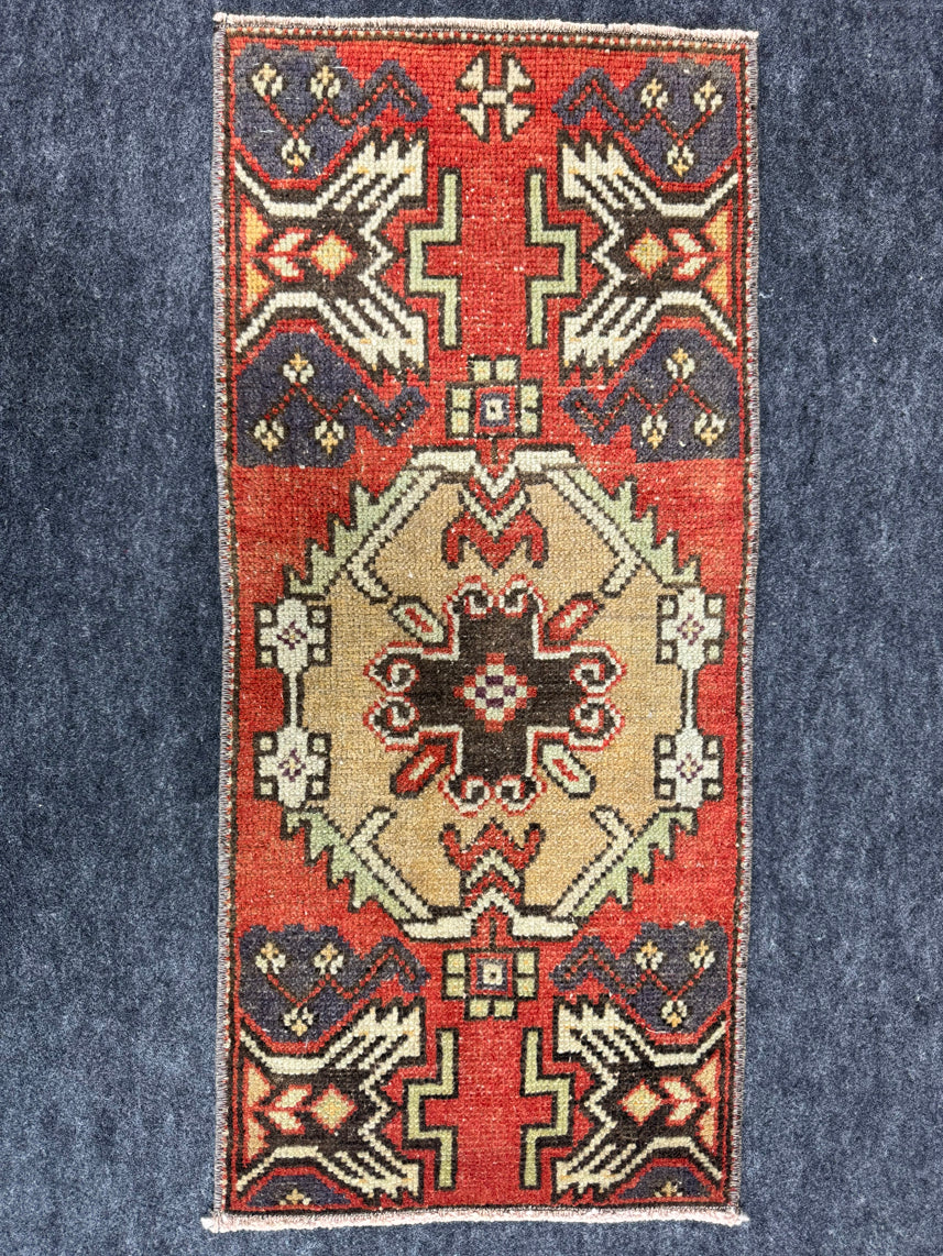 Turkish Yastik Rug 1'4" x 2'11" #23691