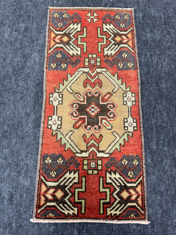 Turkish Yastik Rug 1'4" x 2'11" #23691