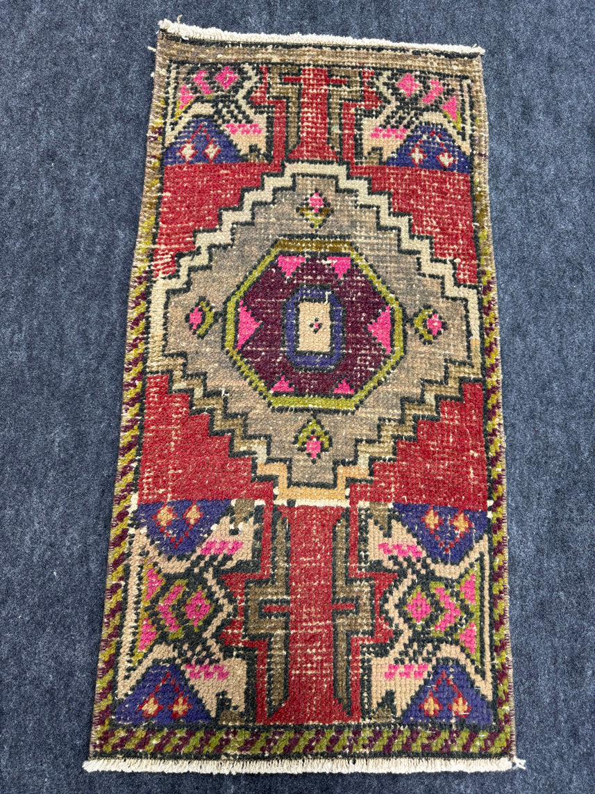 Turkish Yastik Rug 1'6" x 2'11" #23690