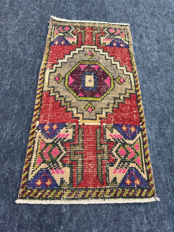Turkish Yastik Rug 1'6" x 2'11" #23690