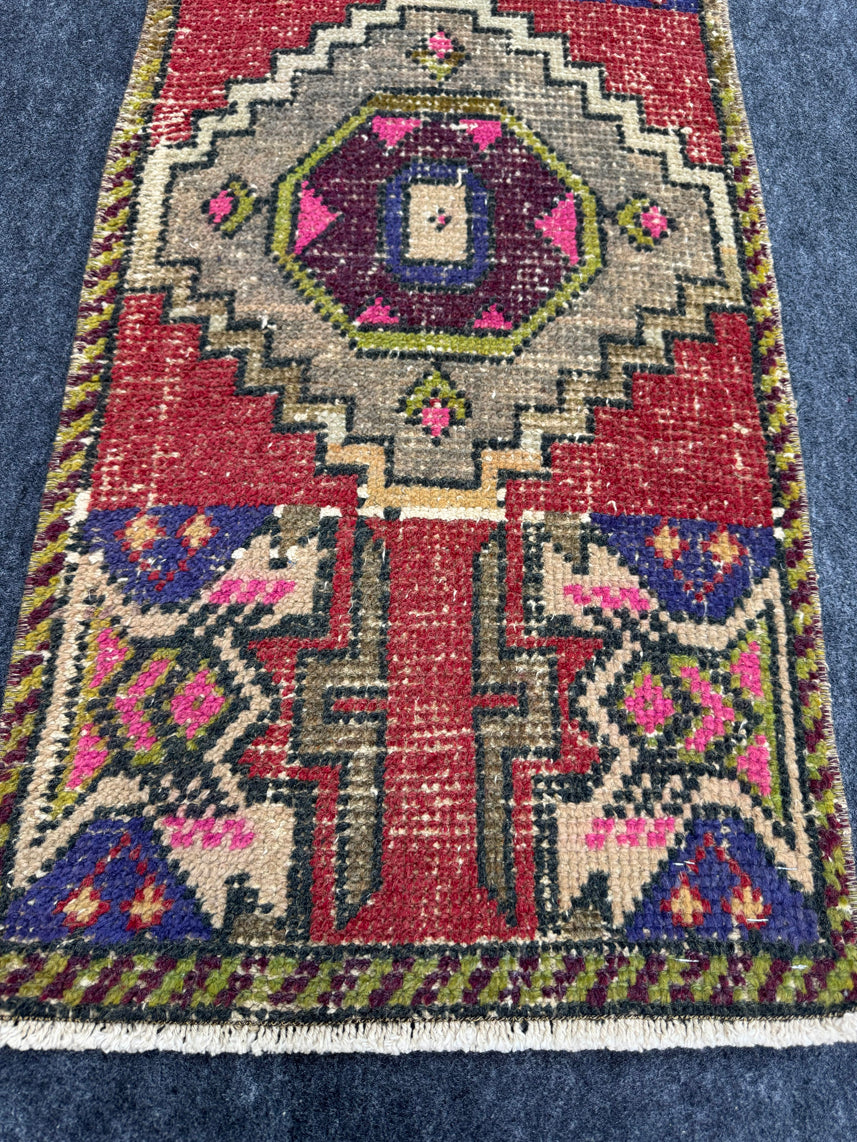 Turkish Yastik Rug 1'6" x 2'11" #23690