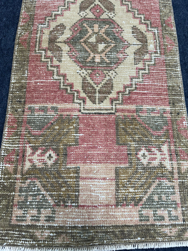 Turkish Yastik Rug 1'7" x 3'3" #23701