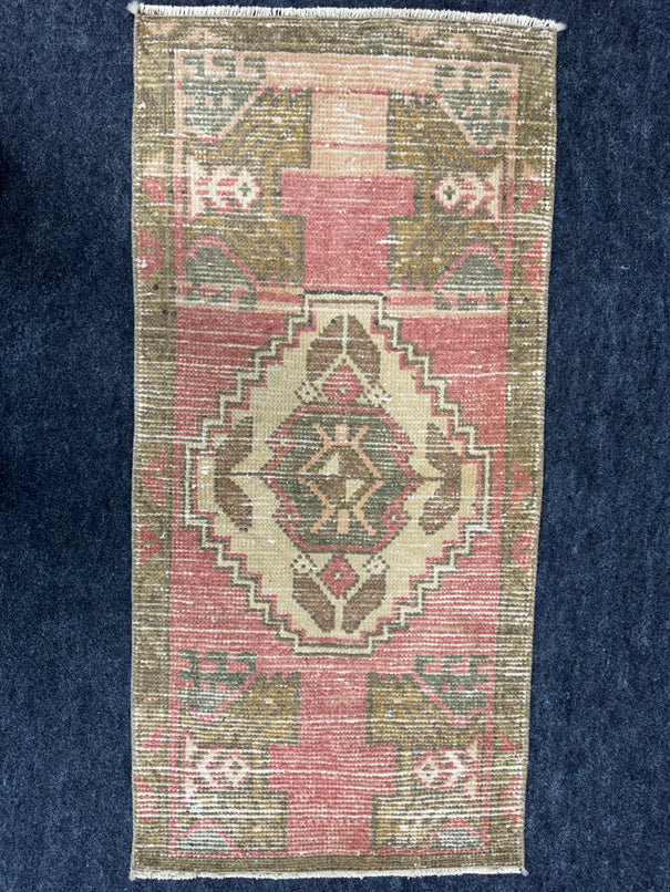 Turkish Yastik Rug 1'7" x 3'3" #23701