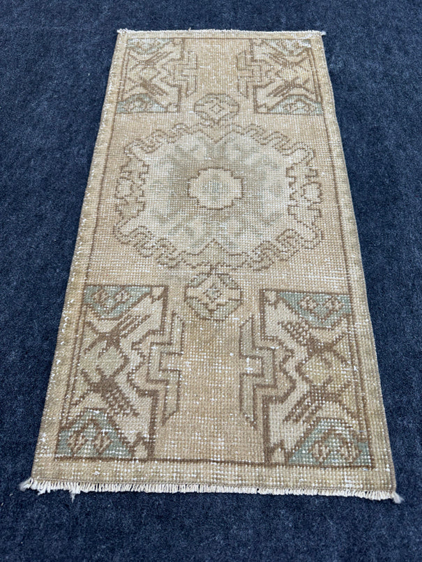 Turkish Yastik Rug 1'7" x 3'2" #23700