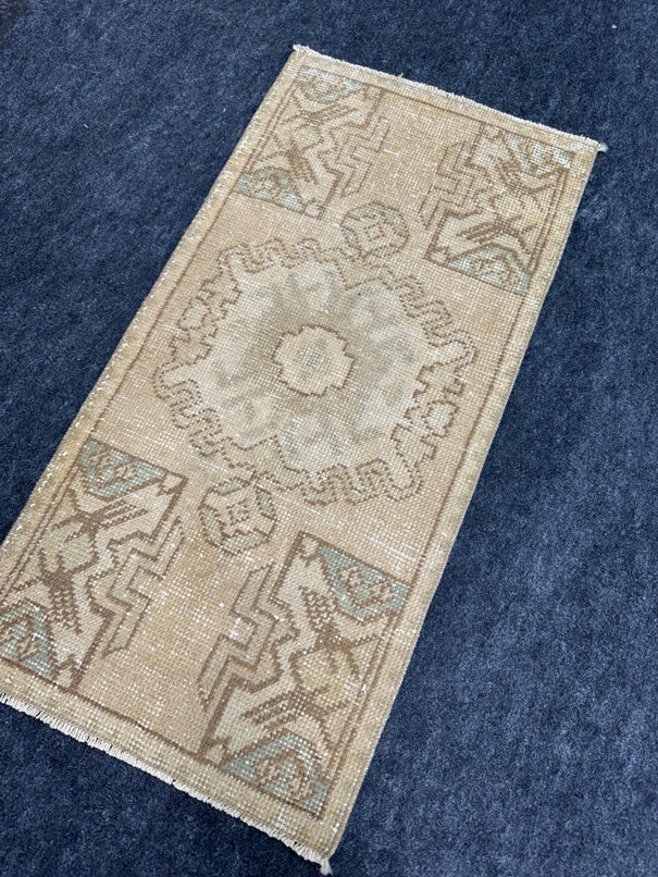 Turkish Yastik Rug 1'7" x 3'2" #23700
