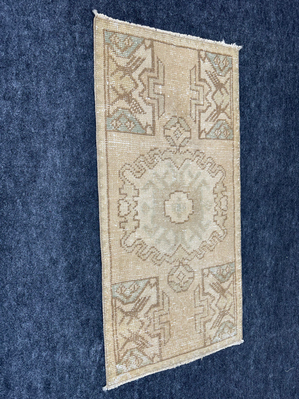 Turkish Yastik Rug 1'7" x 3'2" #23700