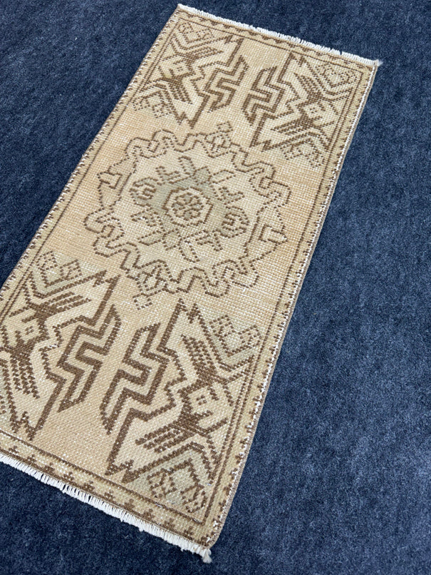 Turkish Yastik Rug 1'6" x 3' #23694