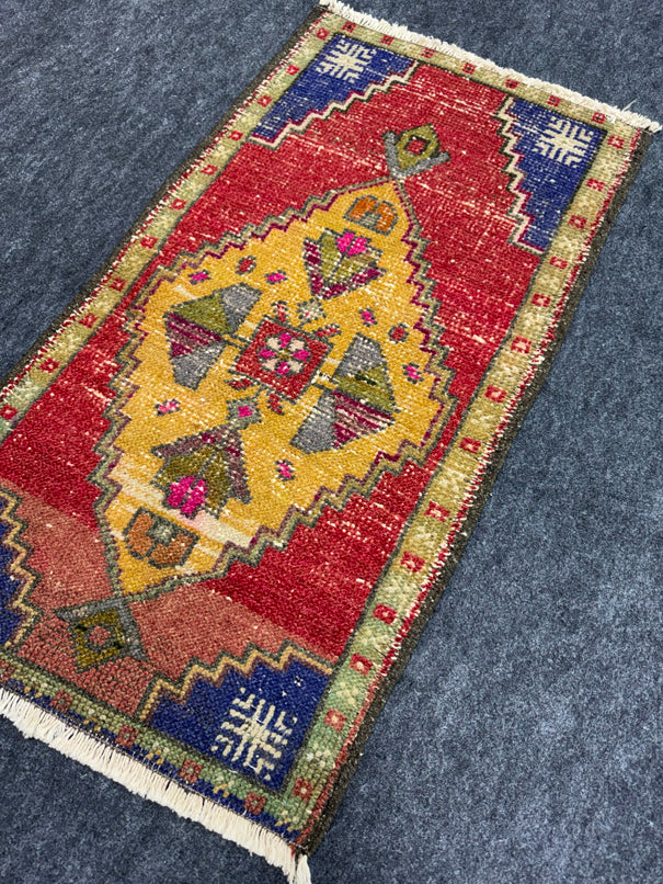 Turkish Yastik Rug 1'9" x 3'1" #23677