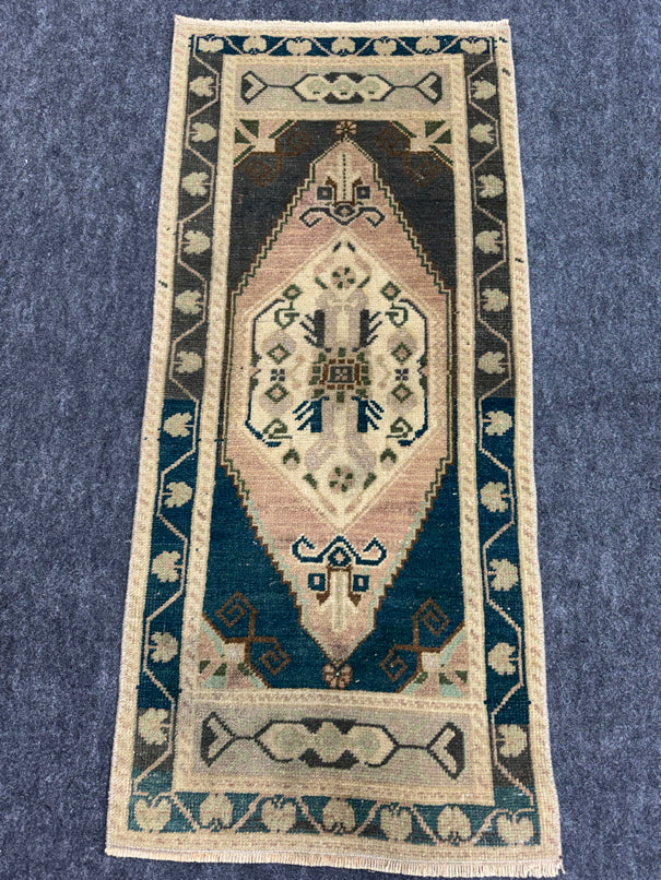 Turkish Yastik Rug 1'8" x 3'5" #23679