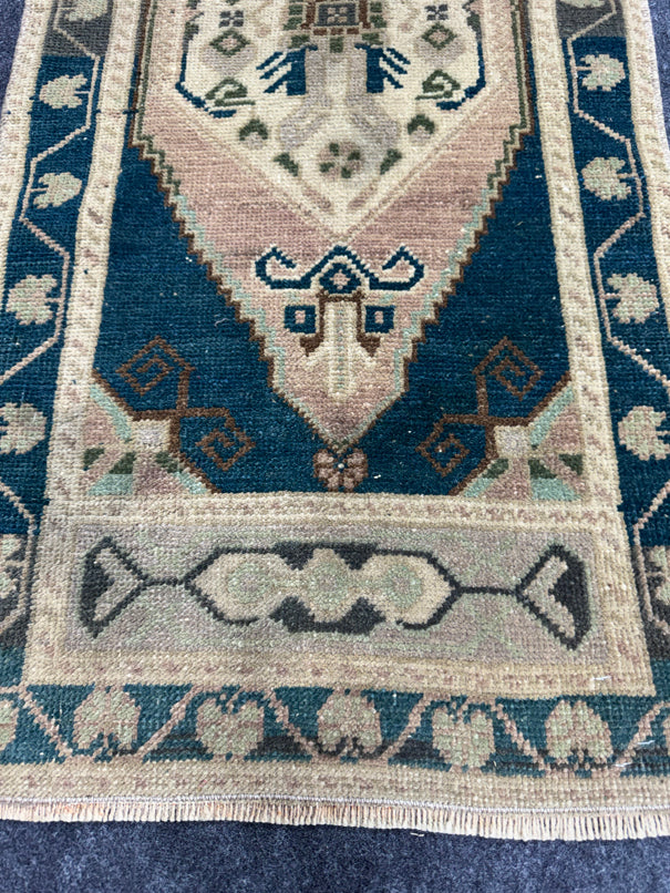 Turkish Yastik Rug 1'8" x 3'5" #23679