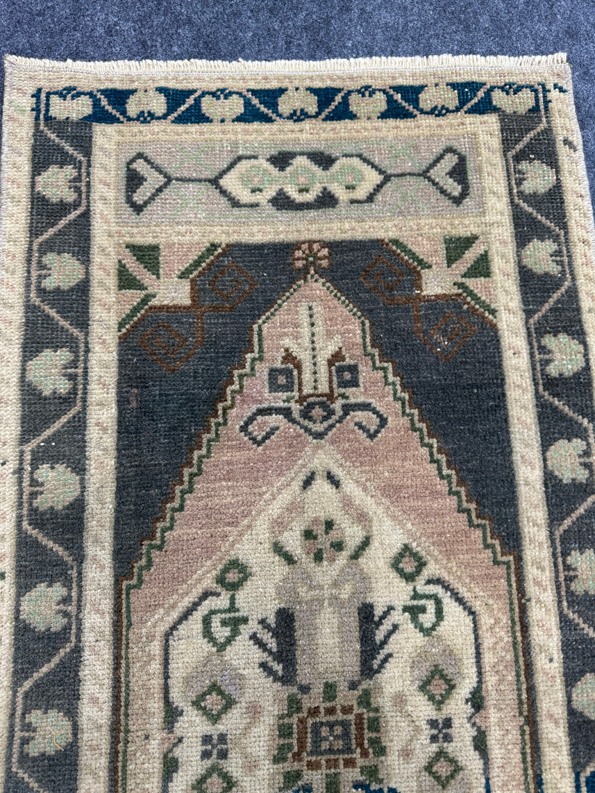 Turkish Yastik Rug 1'8" x 3'5" #23679