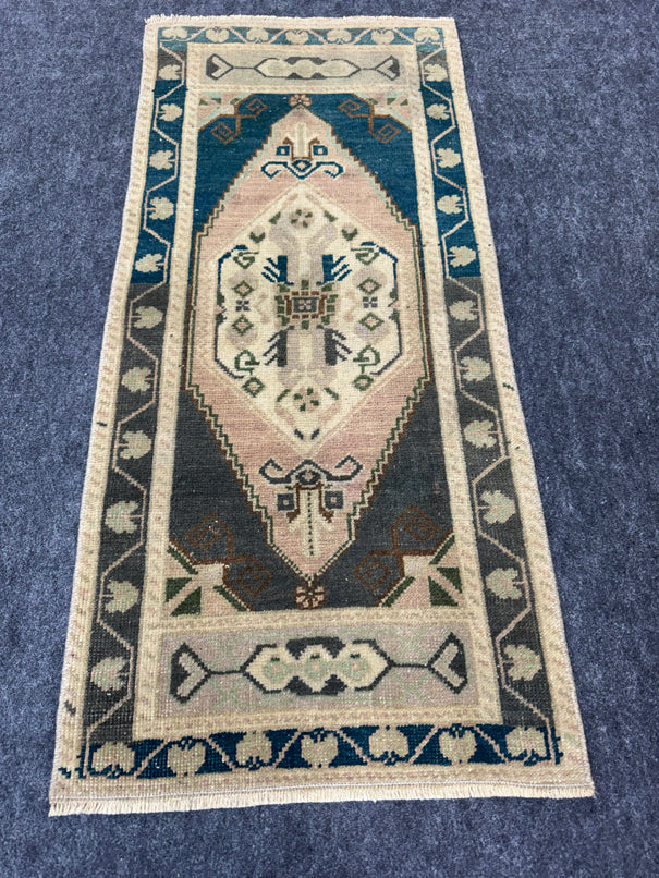 Turkish Yastik Rug 1'8" x 3'5" #23679