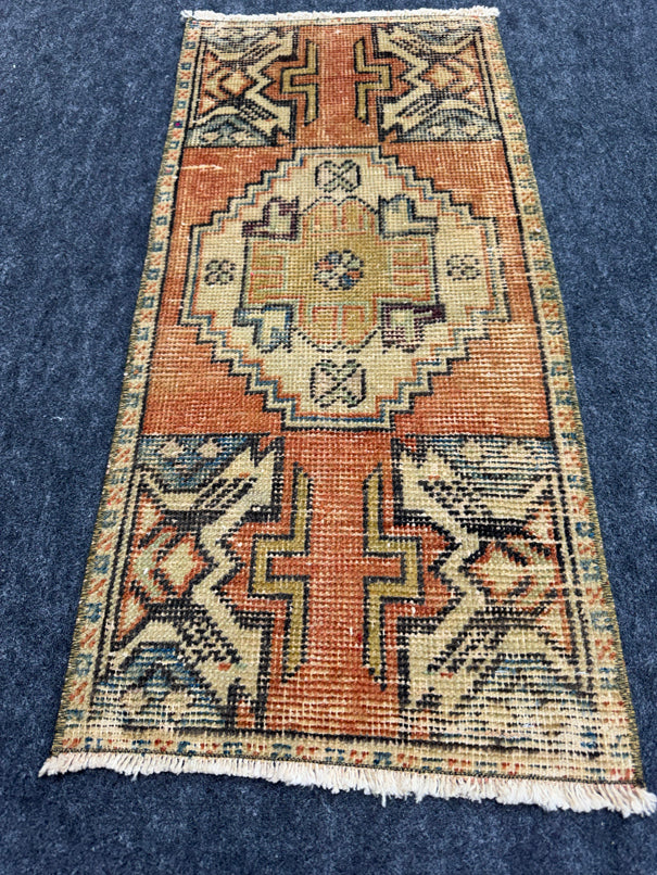 Turkish Yastik Rug 1'5" x 3' #23680
