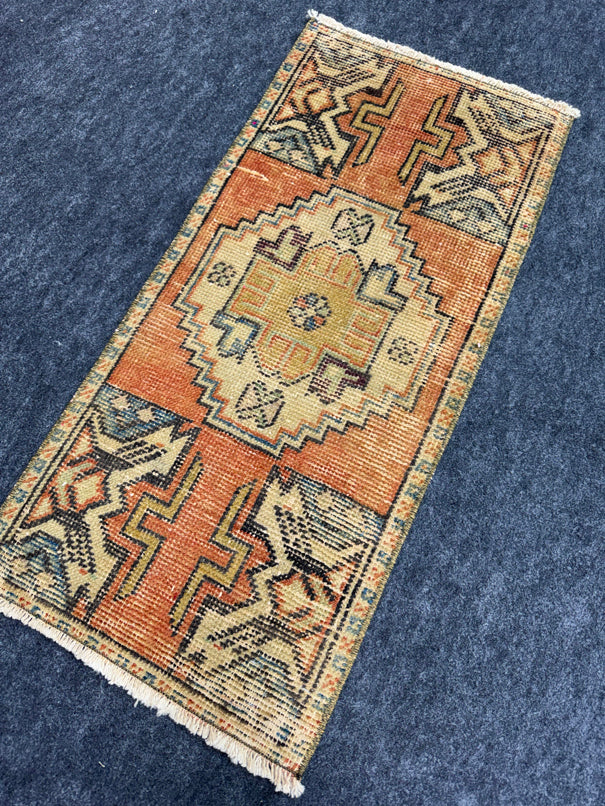 Turkish Yastik Rug 1'5" x 3' #23680