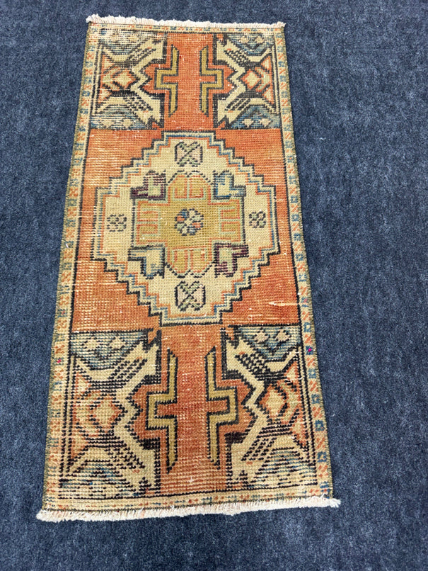 Turkish Yastik Rug 1'5" x 3' #23680