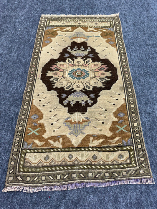 Turkish Yastik Rug 1'9" x 3'4" #23681
