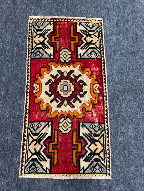 Turkish Yastik Rug 1'6" x 2'11" #23683