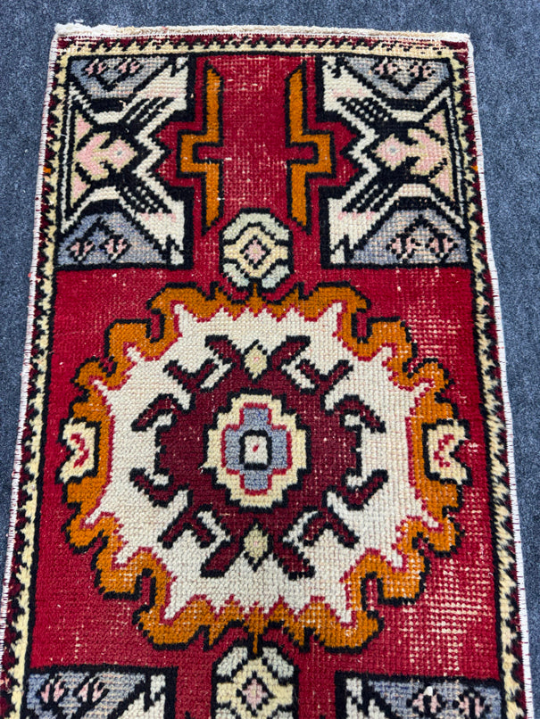 Turkish Yastik Rug 1'6" x 2'11" #23683