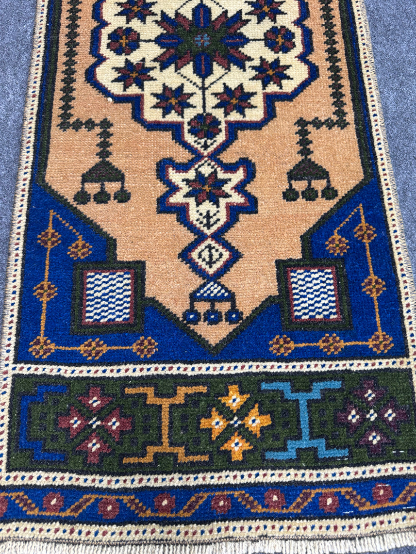 Turkish Yastik Rug 1'4" x 3'8" #23682