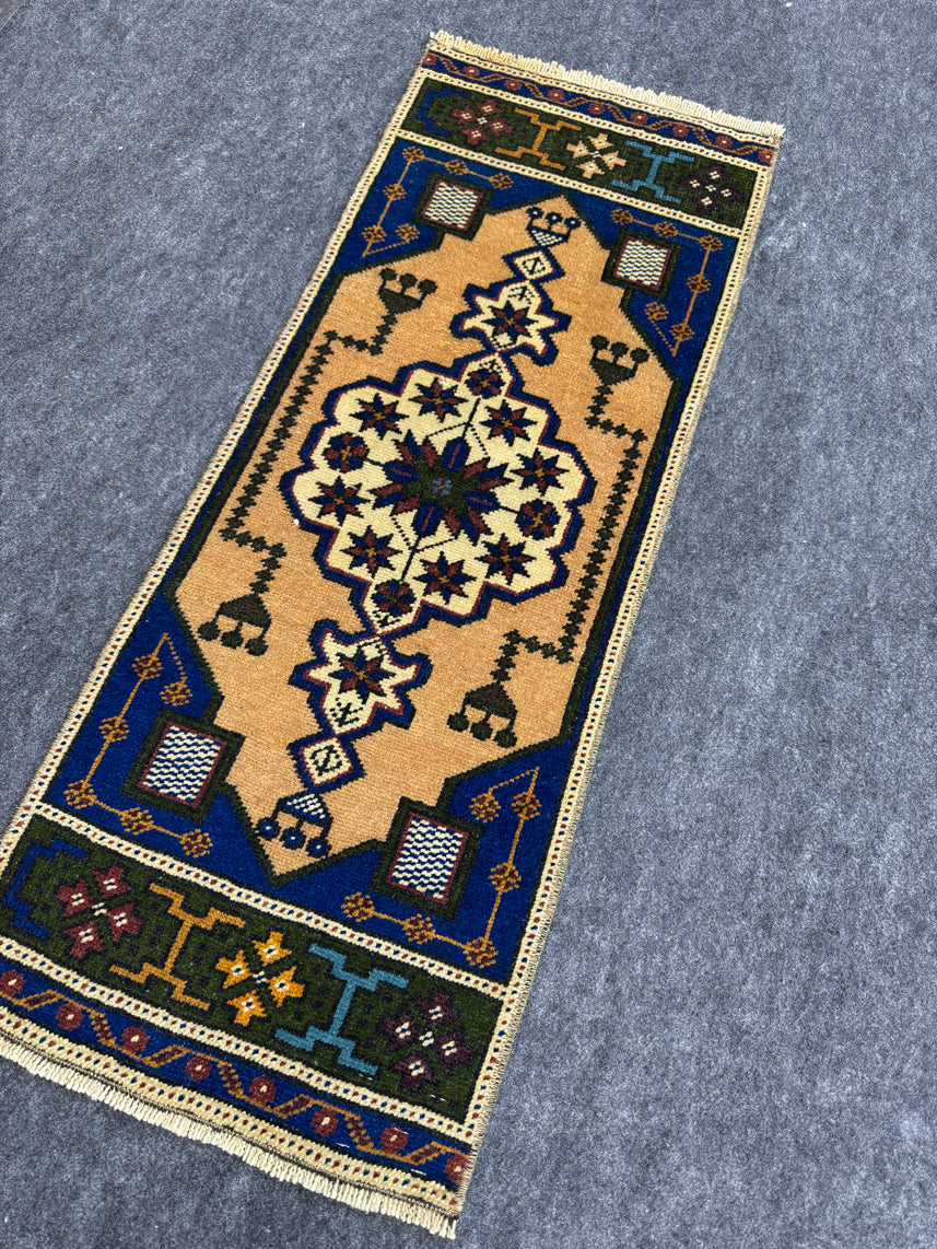 Turkish Yastik Rug 1'4" x 3'8" #23682