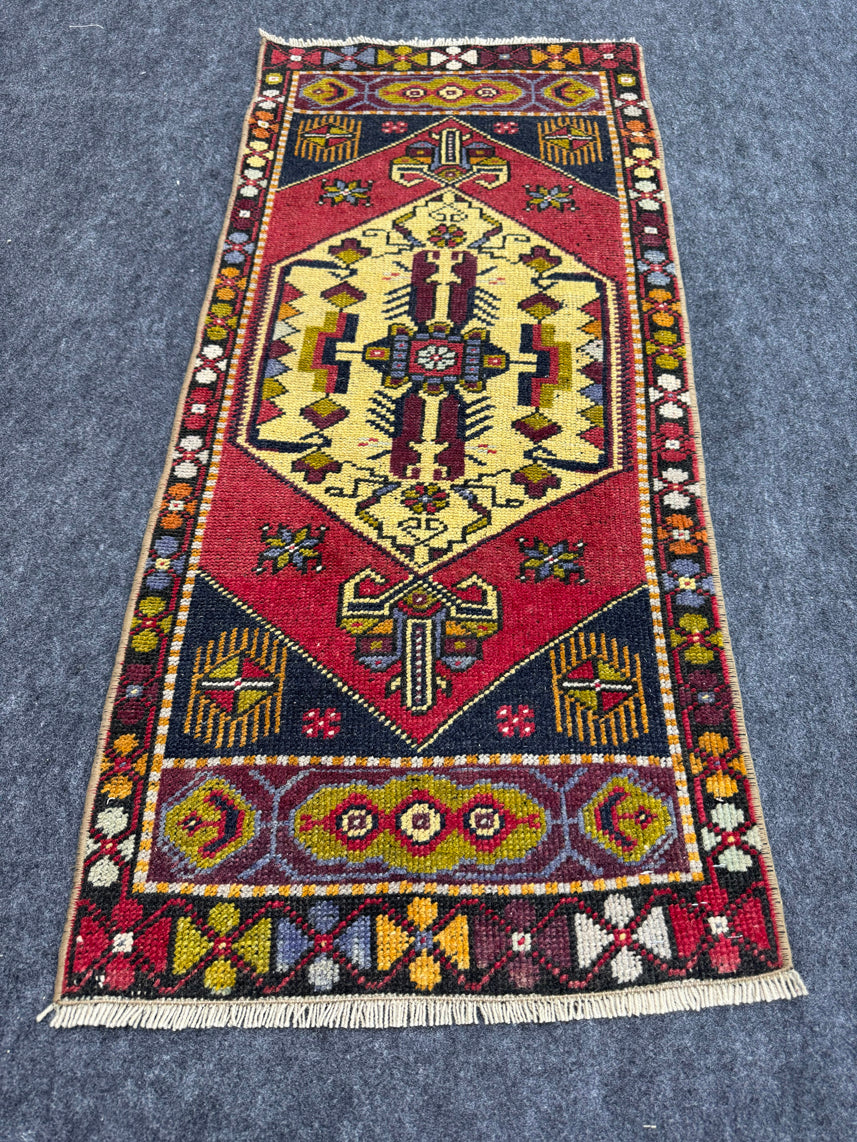 Turkish Yastik Rug 1'8" x 3'8" #23686