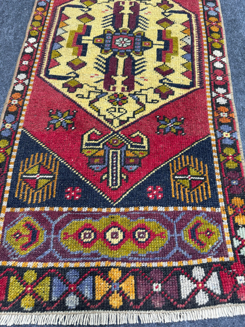 Turkish Yastik Rug 1'8" x 3'8" #23686