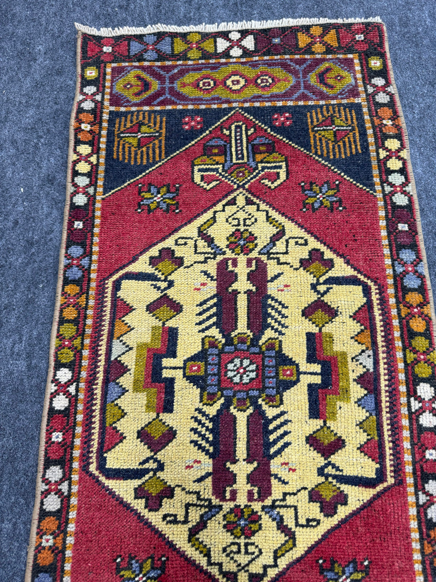 Turkish Yastik Rug 1'8" x 3'8" #23686