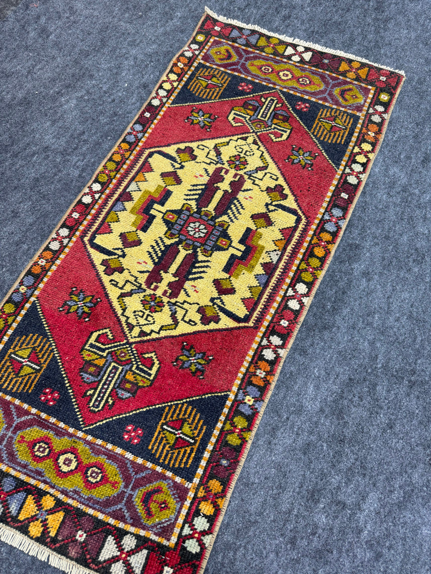 Turkish Yastik Rug 1'8" x 3'8" #23686