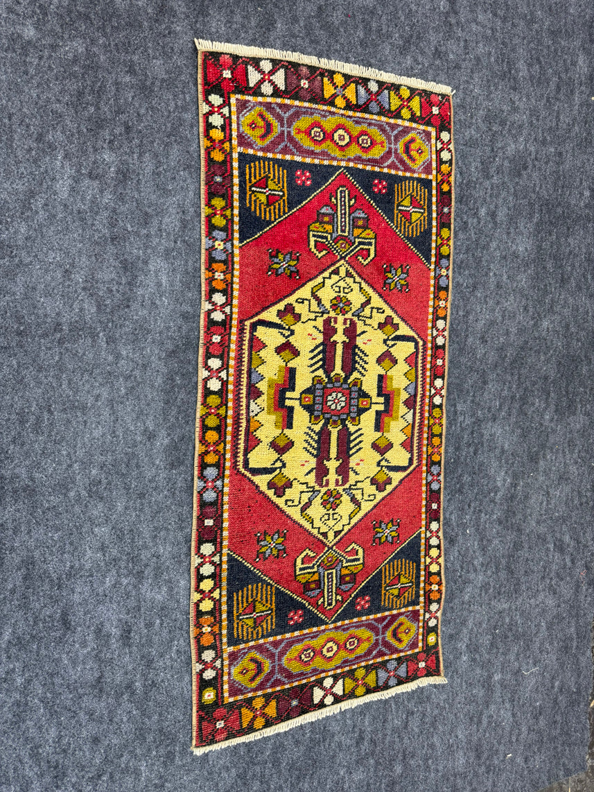 Turkish Yastik Rug 1'8" x 3'8" #23686