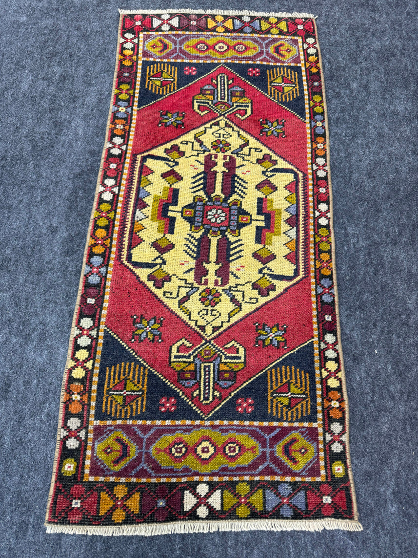 Turkish Yastik Rug 1'8" x 3'8" #23686