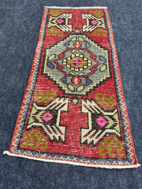Turkish Yastik Rug 1'6" x 3'3" #23685