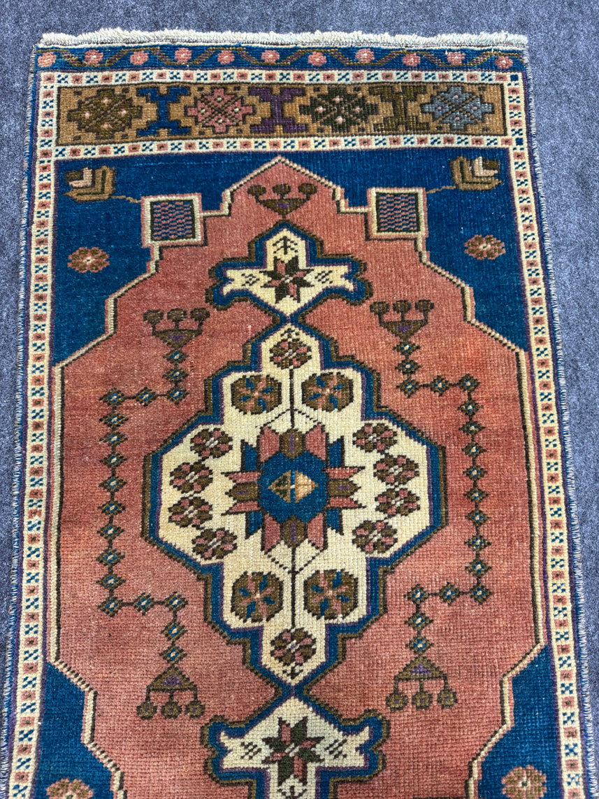 Turkish Yastik Rug 1'8" x 3'1" #23676