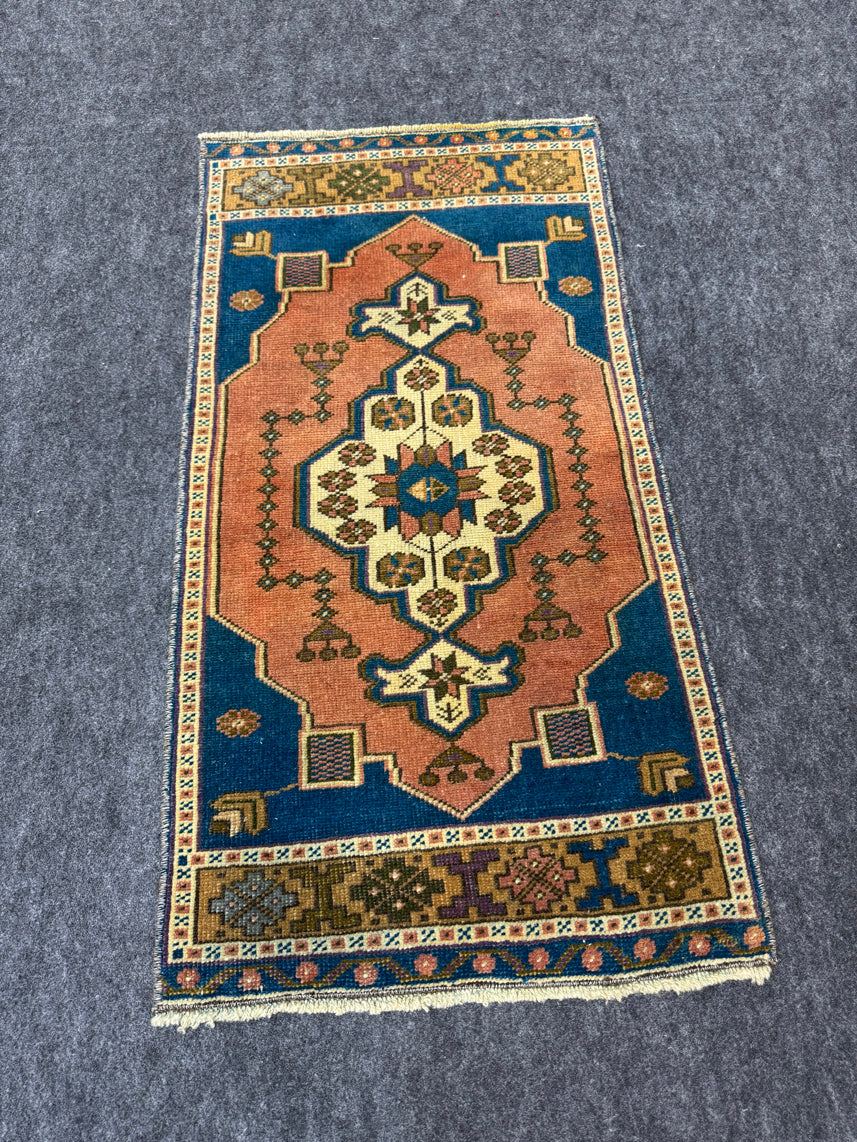 Turkish Yastik Rug 1'8" x 3'1" #23676